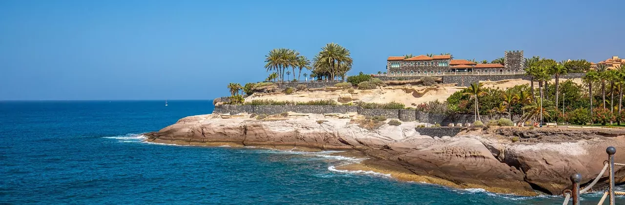 Foto de la costa de Adeje, Bahía del duque